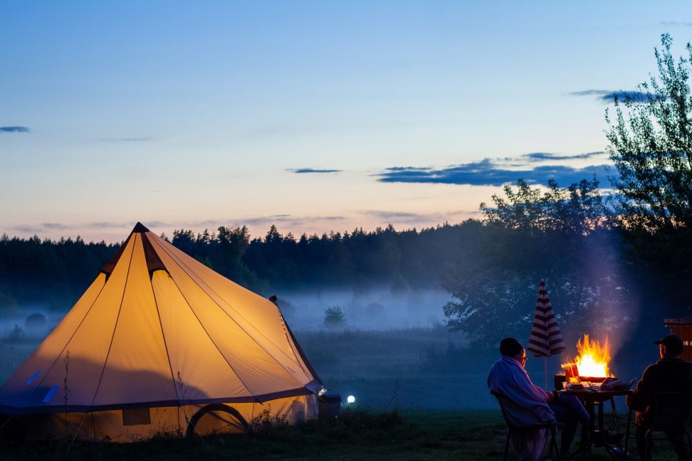 Glamping i Sverige: upplev naturen med komfort